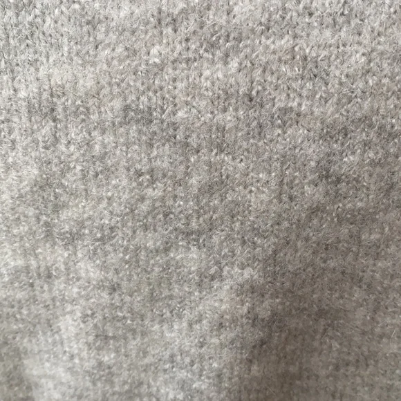 Madewell alpaca/wool blended with other material. Gorgeous stretchy sweater! - Picture 9 of 11